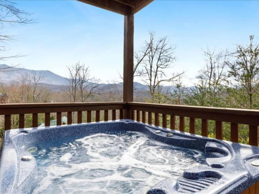 Villa Breathtaking Views Of The Smokies, 3 Mins To Gatlinburg Esterno foto