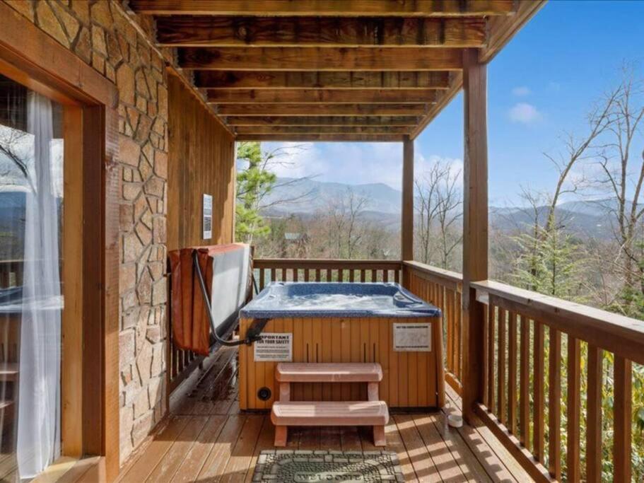 Villa Breathtaking Views Of The Smokies, 3 Mins To Gatlinburg Esterno foto