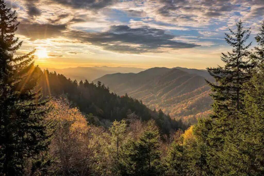 Villa Breathtaking Views Of The Smokies, 3 Mins To Gatlinburg Esterno foto